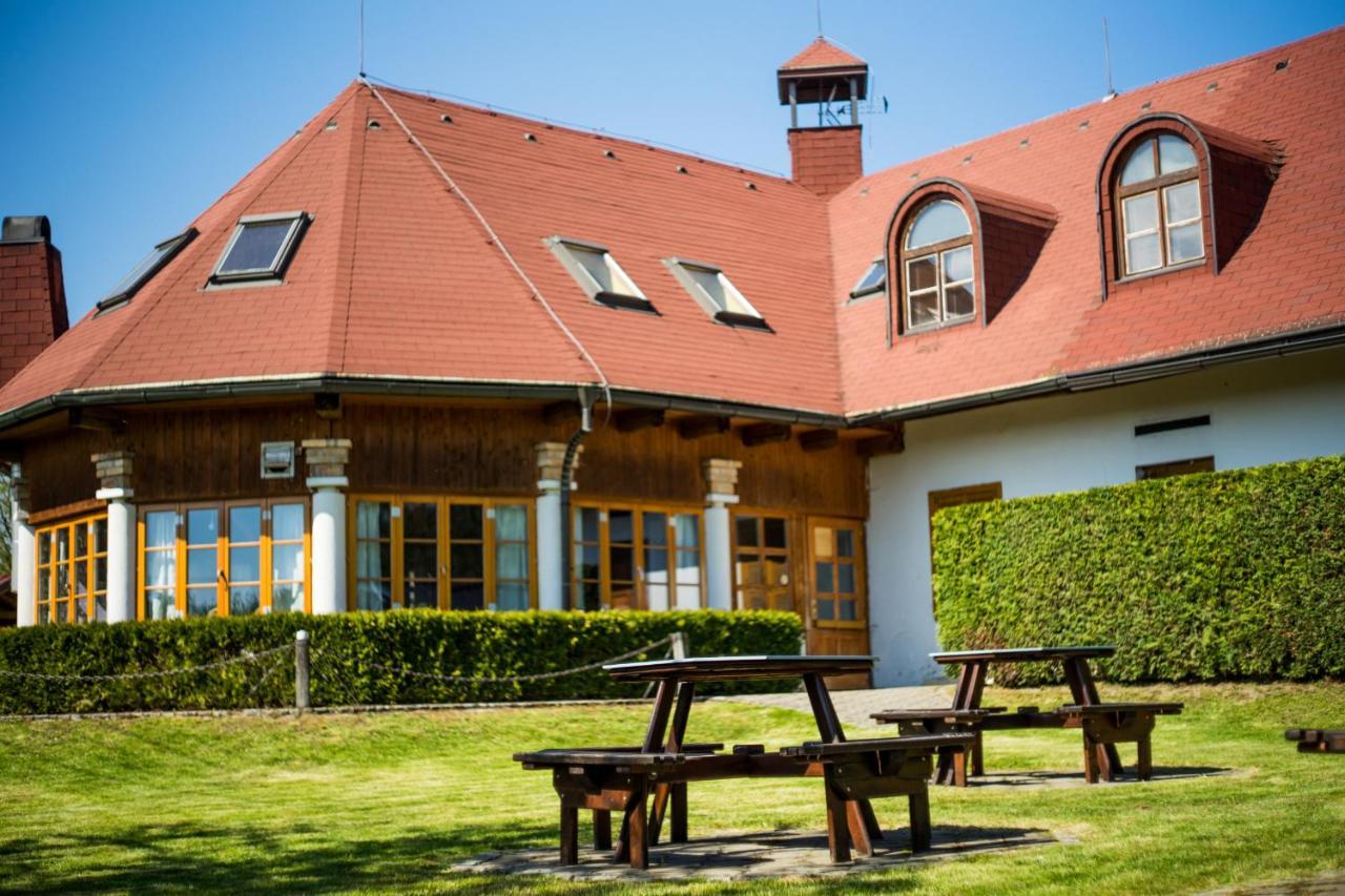 Penzion Terasa, Bed & Breakfast Velké Losiny Buitenkant foto
