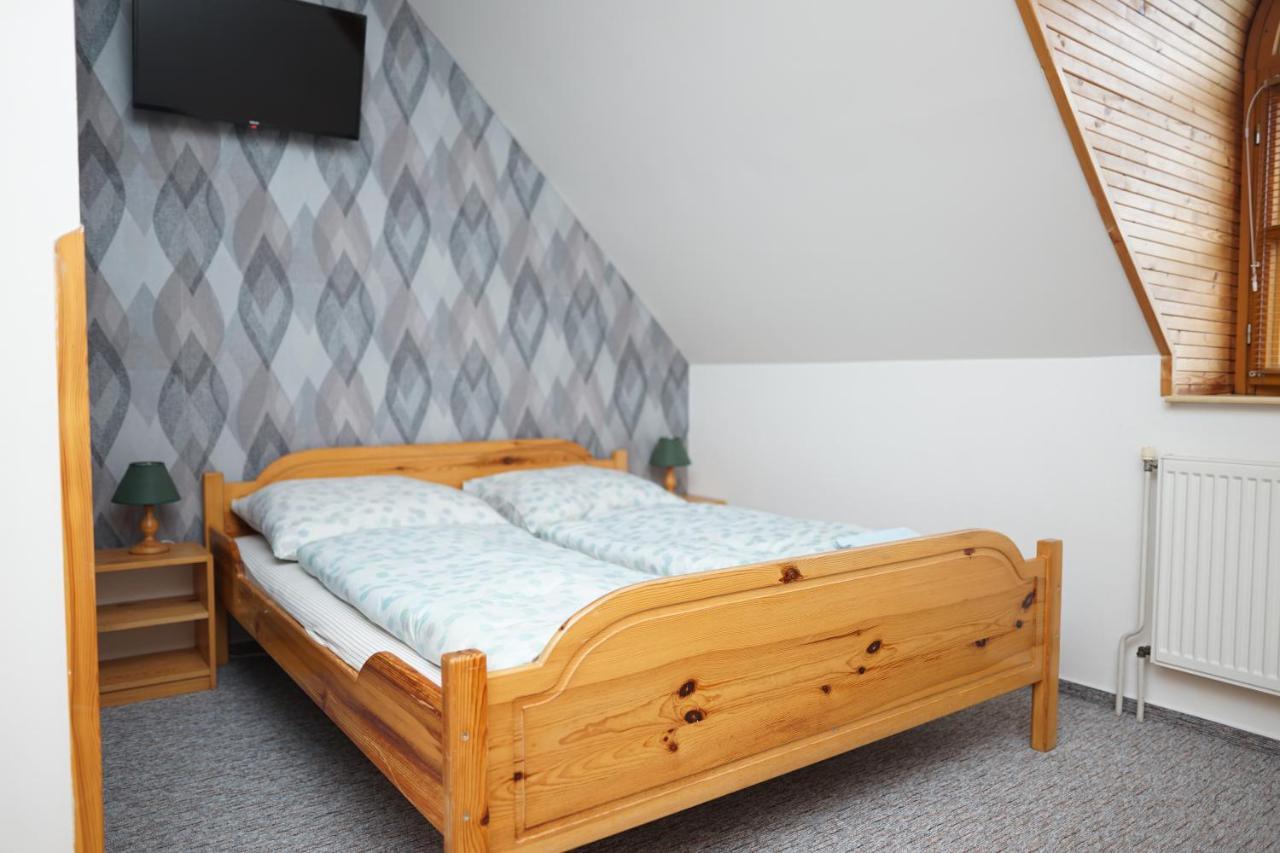 Penzion Terasa, Bed & Breakfast Velké Losiny Buitenkant foto